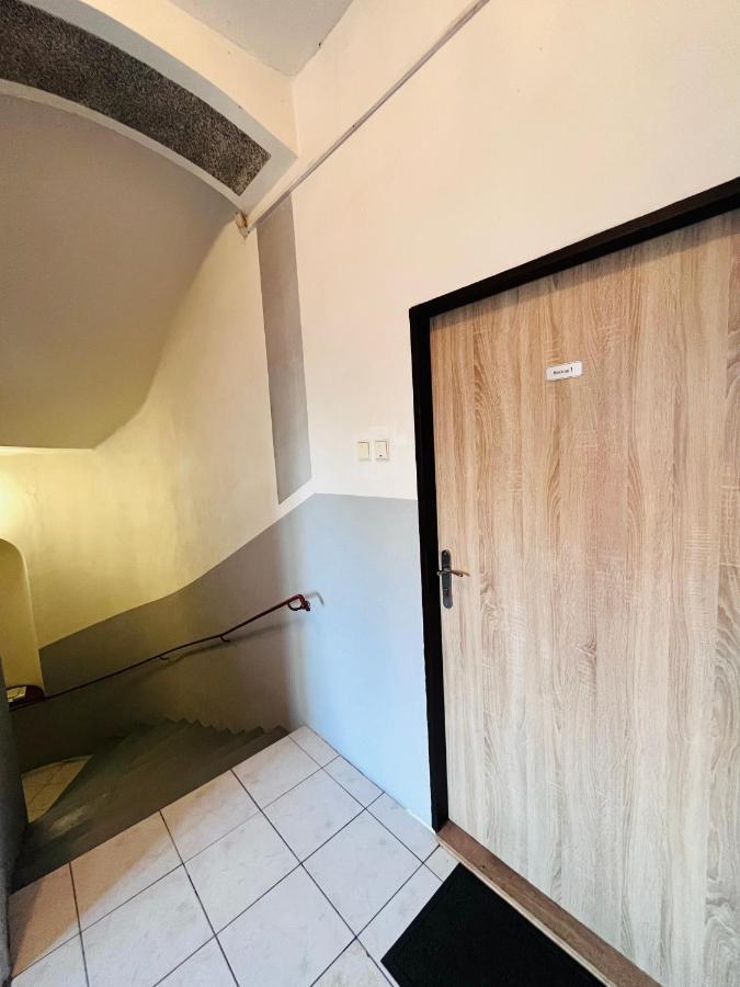 Luxura * Decin