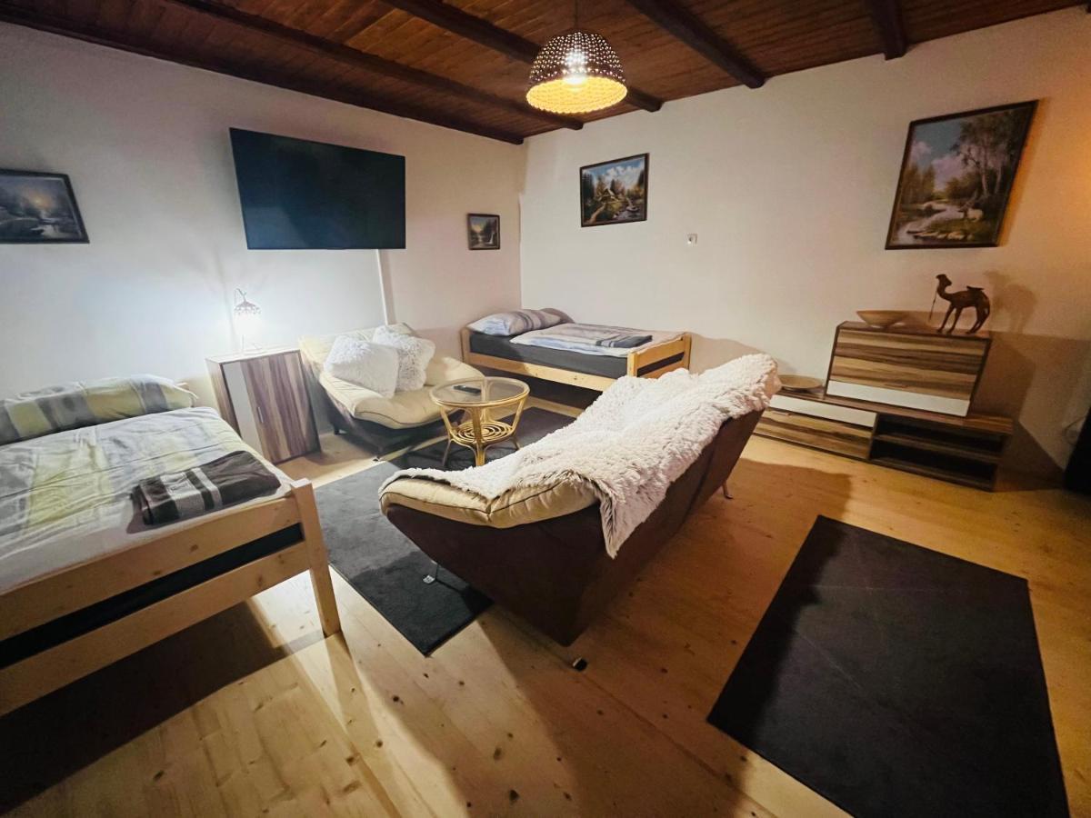 Luxura * Decin