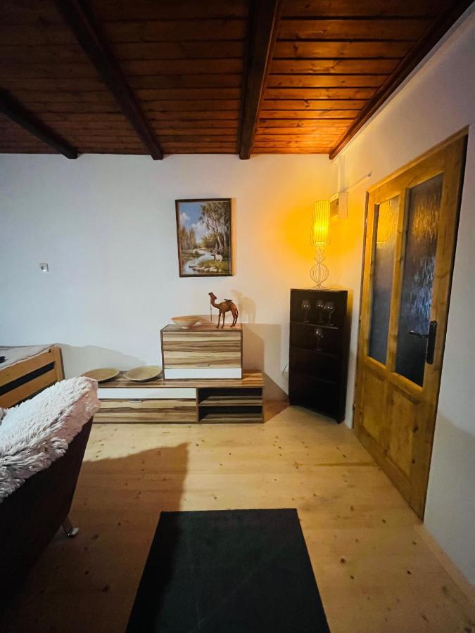 Luxura * Decin